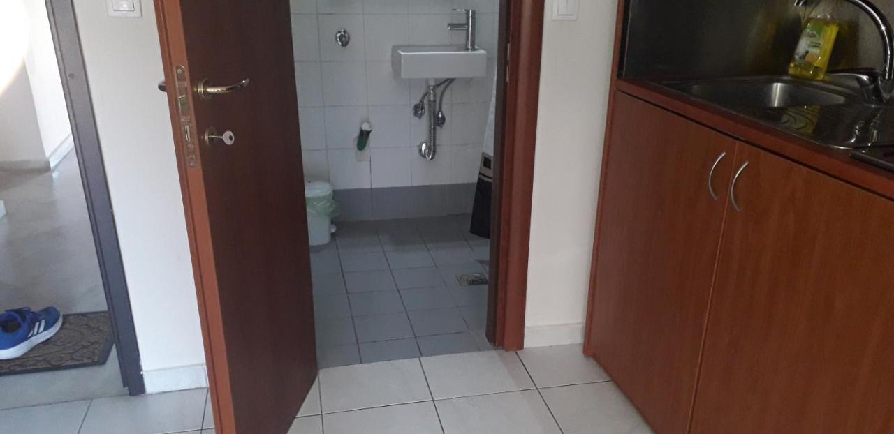 Central Bright Studio With Balkony Apartment Солун Екстериор снимка